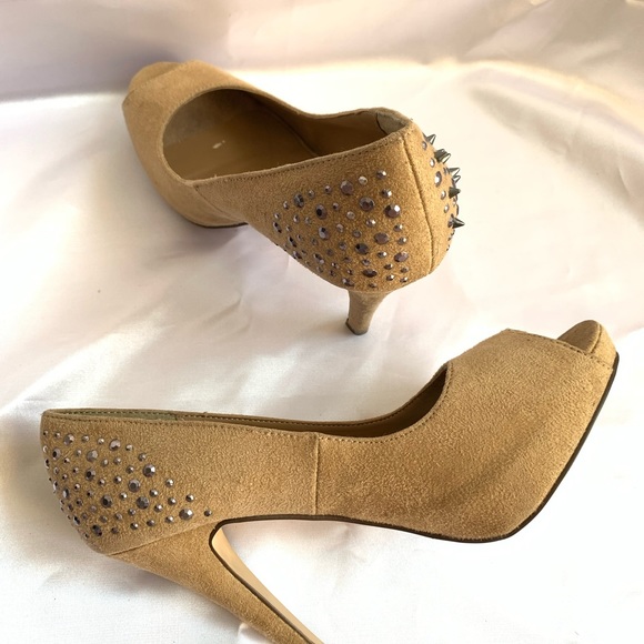 Call it Spring Heels - Picture 4 of 7